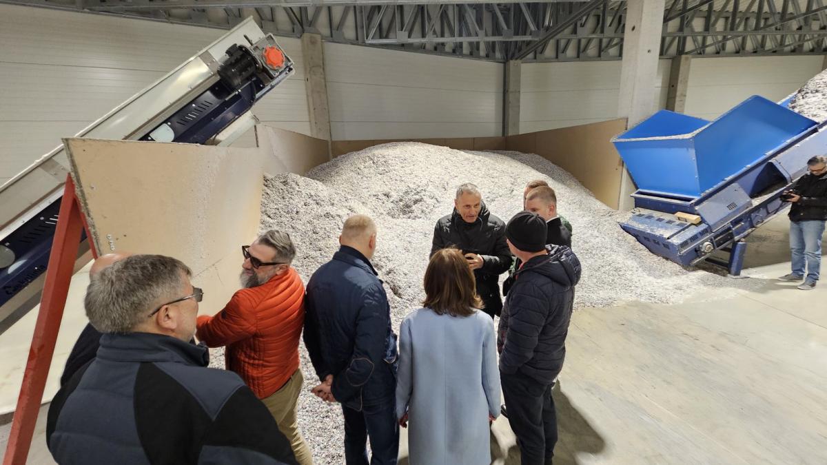 Ostatnia szansa na zapisy: pokazowa instalacja do produkcji płyt z tworzyw sztucznych