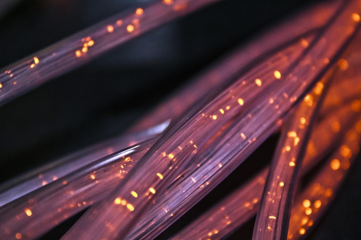 Integration of AI in Managing B2B Wholesale Supply Chains