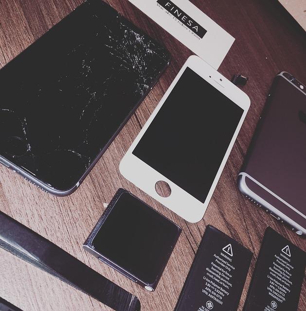 Spuchnięta bateria iPhone - Czym grozi jej używanie?
