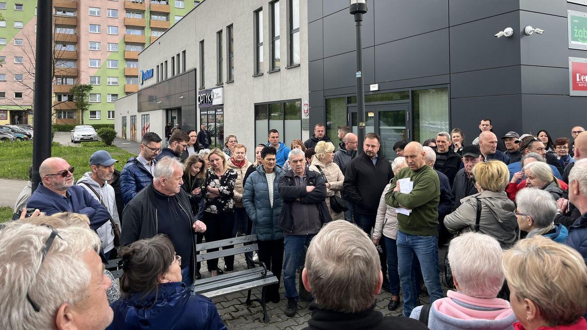 Protest w sprawie kosztów ogrzewania w  SM ,,Górnik”