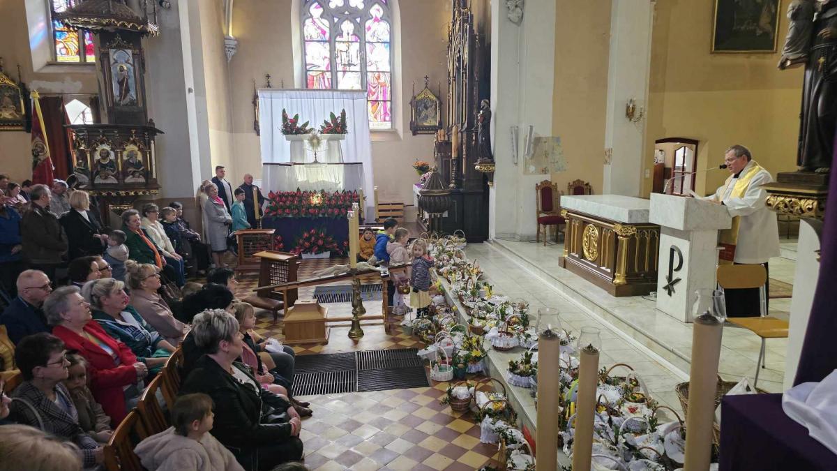 Święcenie pokarmów w szczakowskiej parafii