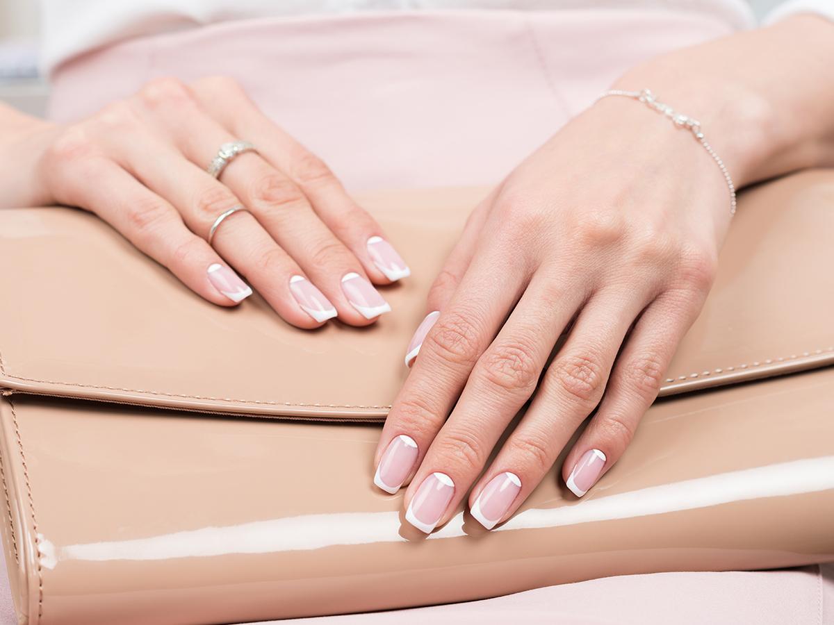 Poznaj tajemnice perfekcyjnego i trwałego manicure