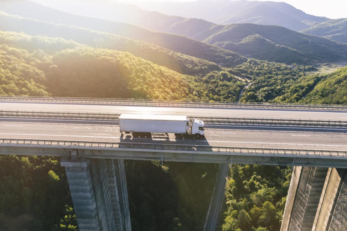 Jak zorganizować transport międzynarodowy całopojazdowy?
