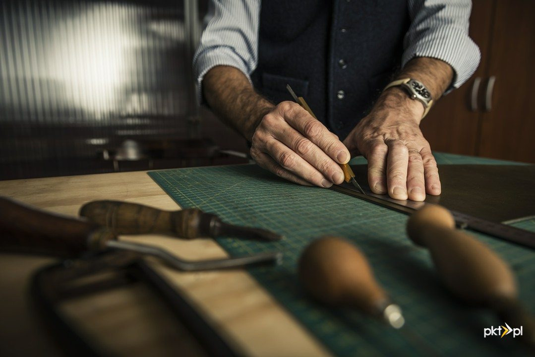 Jak znaleźć polecanego krawca w Jaworznie – sprawdź katalog firm PKT!