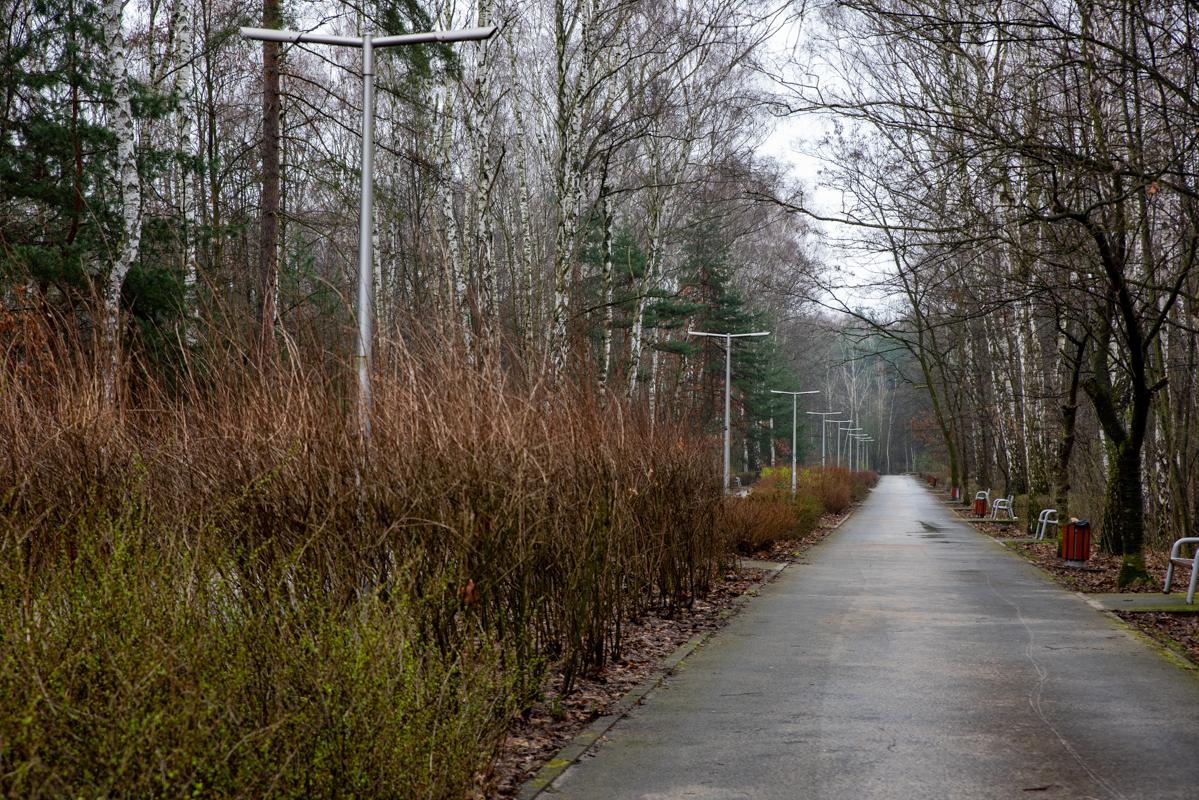Park Lotników bez oświetlenia