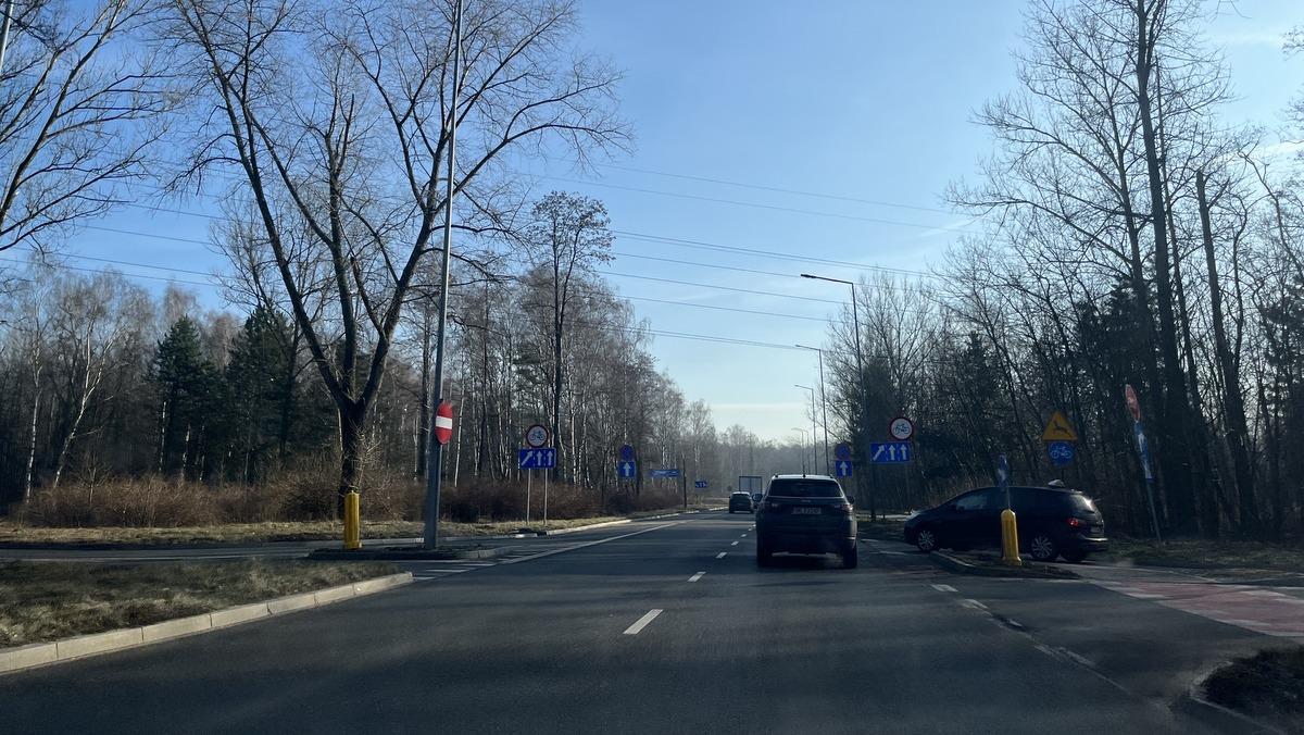 Kolizja dwóch aut osobowych na obwodnicy Jaworzna