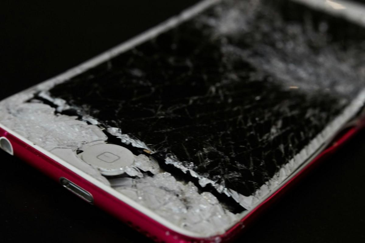 Jakie są najczęstsze usterki iPhone i jak je naprawić? - Kraków