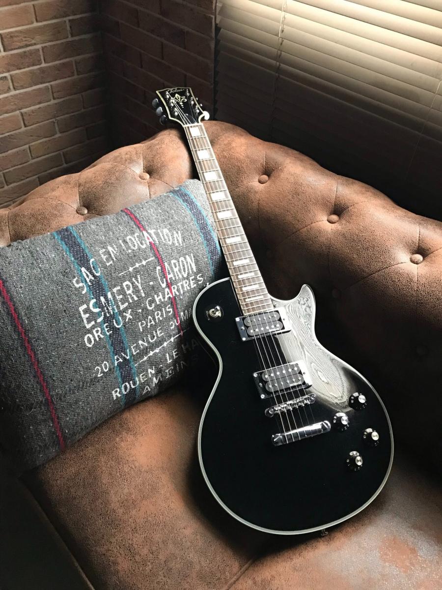 Elektryczna Gitara: Wibracje, Dźwięki i Rewolucja Muzyczna