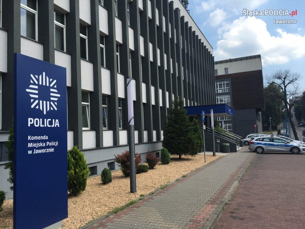 Pracownik stacji benzynowej obsługiwał ludzi w stanie upojenia alkoholowego