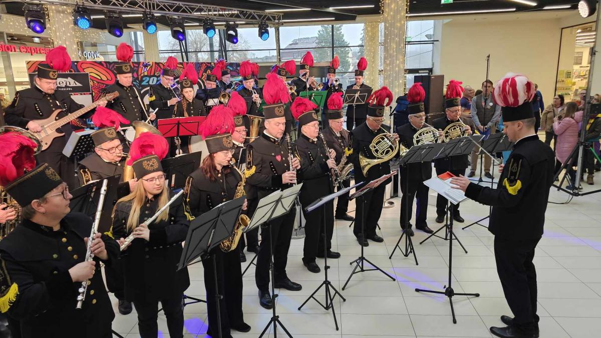 32. Finał WOŚP - Orkiestra Górnicza ZG Sobieski grała dla WOŚP