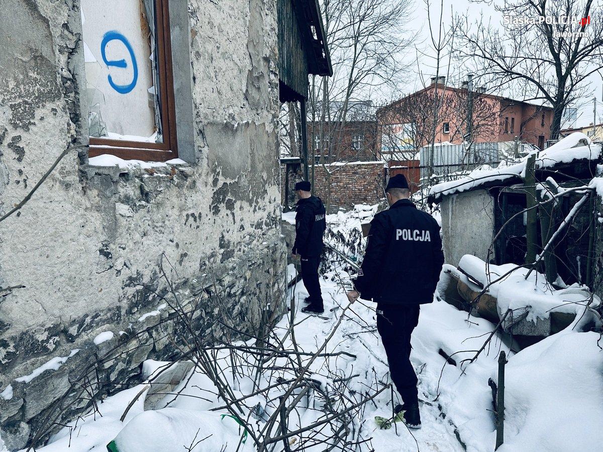 Policjanci kontrolowali miejsca przebywania bezdomnych