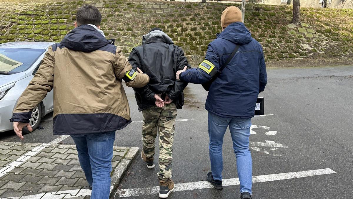 Groził i ubliżał matce. Był kompletnie pijany