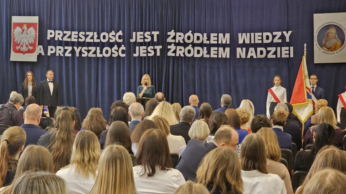 60 lat w służbie edukacji: Jubileusz Zespołu Szkół Ponadpodstawowych nr 4 im. Królowej Jadwigi w Jaworznie