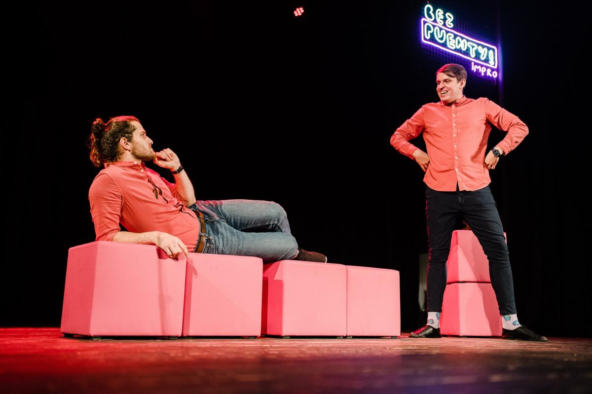 Spektakl charytatywny na rzecz Hospicjum Homo-Homini zagra Grupa Bez Puenty Impro