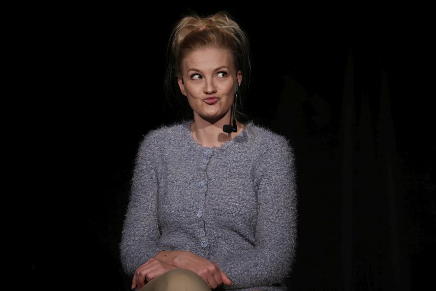 Katarzyna Kołeczek w monodramie na scenie ATElier Kultury