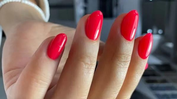 Manicure hybrydowy, jakiej ceny możemy się spodziewać w tym sezonie?