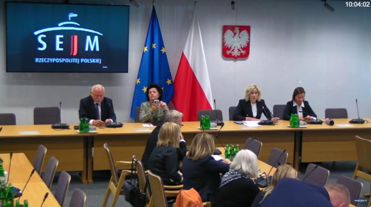Komisja Ochrony Środowiska, Zasobów Naturalnych i Leśnictwa opiniuje sprzedaż gruntu dla Electromobility Poland. WYNIKI GŁOSOWANIA
