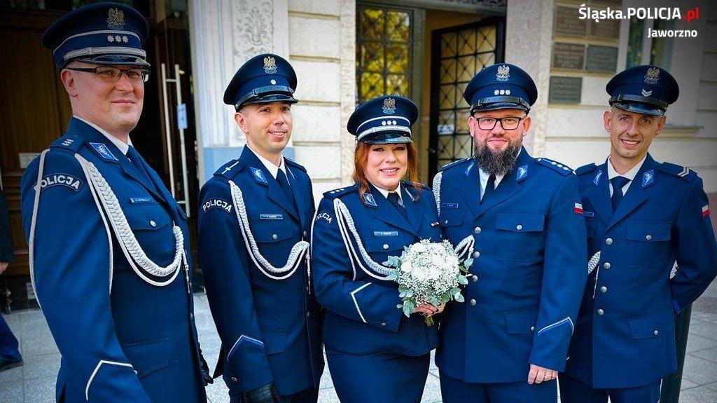 Miłość w KMP Jaworzno. Wyjątkową oprawę miał ślub jaworznickich policjantów