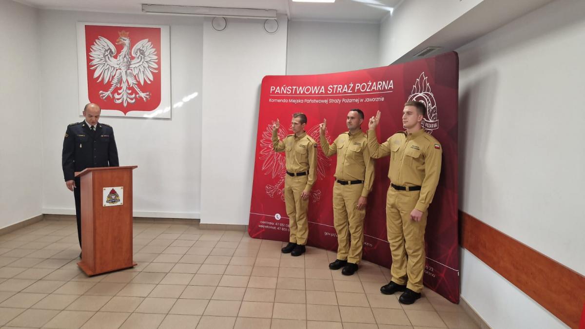 Nowi strażacy i nagrody w jaworznickiej komendzie