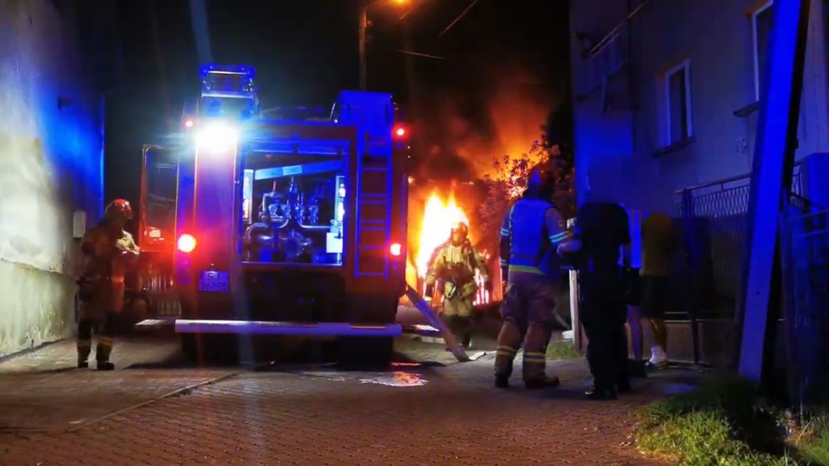 Pożar budynku z substancjami chemicznymi na Górze Piasku w Jaworznie