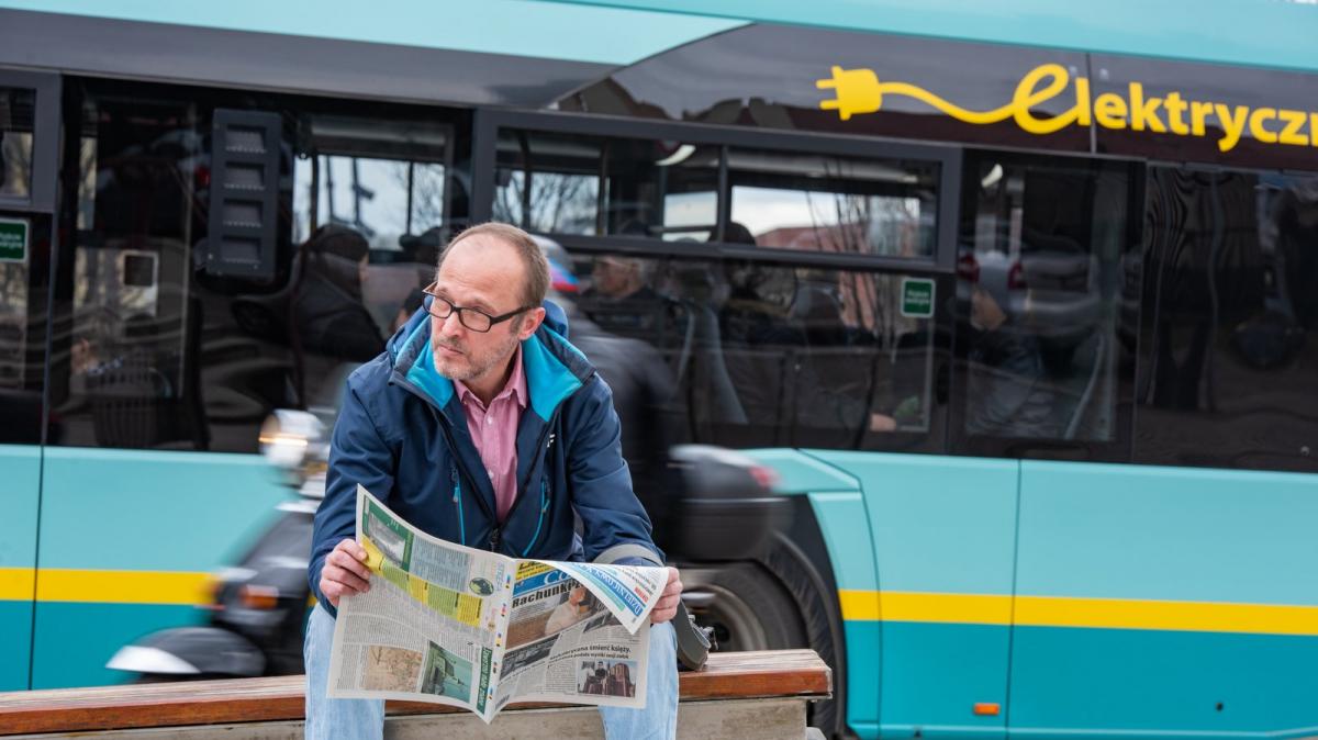 Z perspektywy: Śmieszy, tumani, przestrasza *)