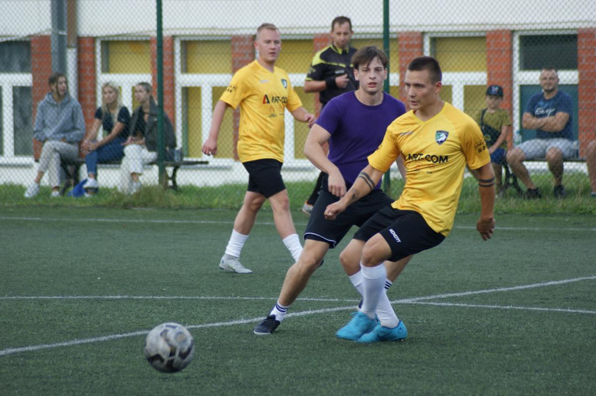 Pierwsze mecze Jaworznickiej Ligi Szóstek Salos w rundzie jesiennej