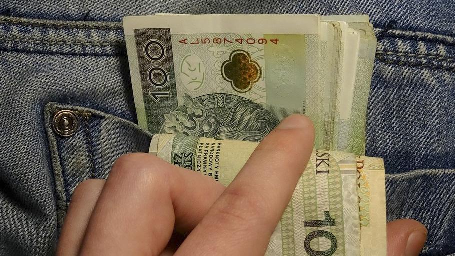 Administracja skarbowa ostrzega przed fałszywymi urzędnikami skarbowymi