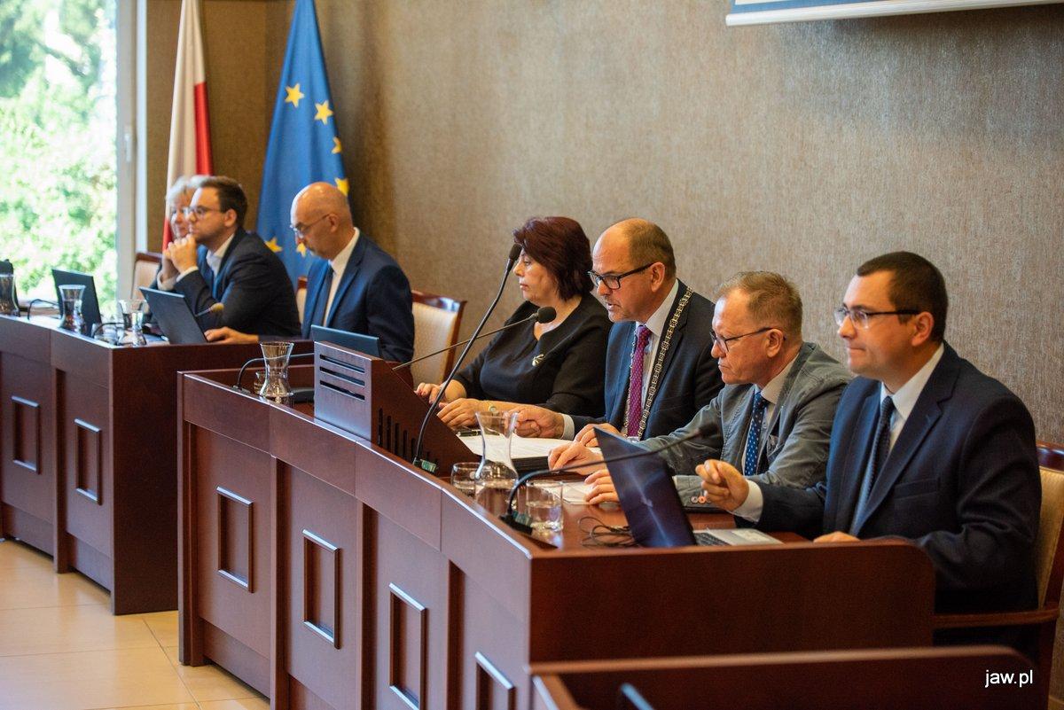 Sesja Rady Miejskiej w Jaworznie 31 sierpnia – porządek obrad
