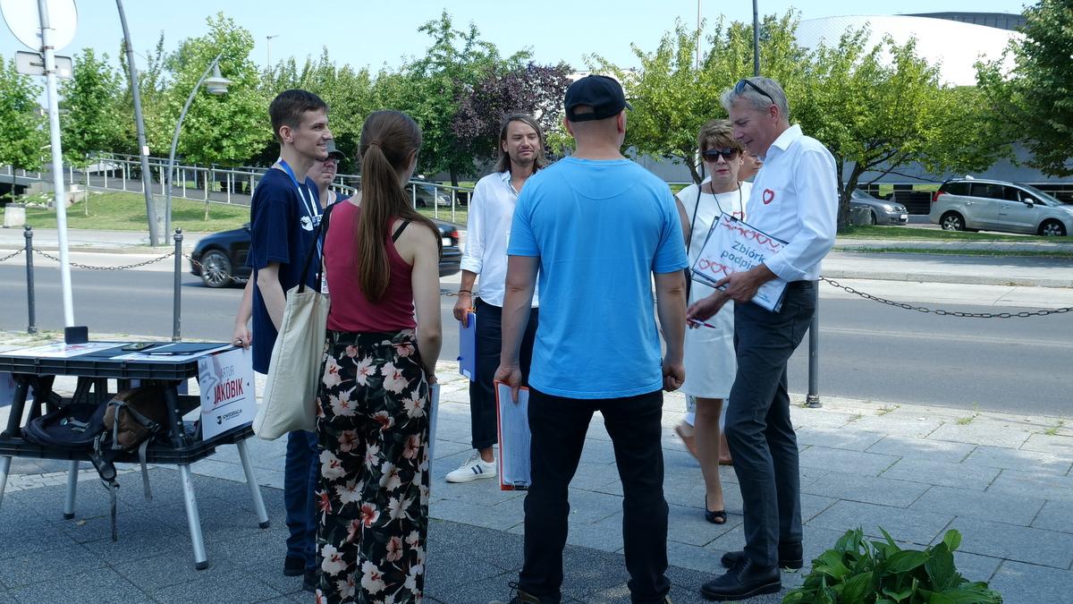 Zbierali podpisy na listach poparcia w centrum Jaworzna