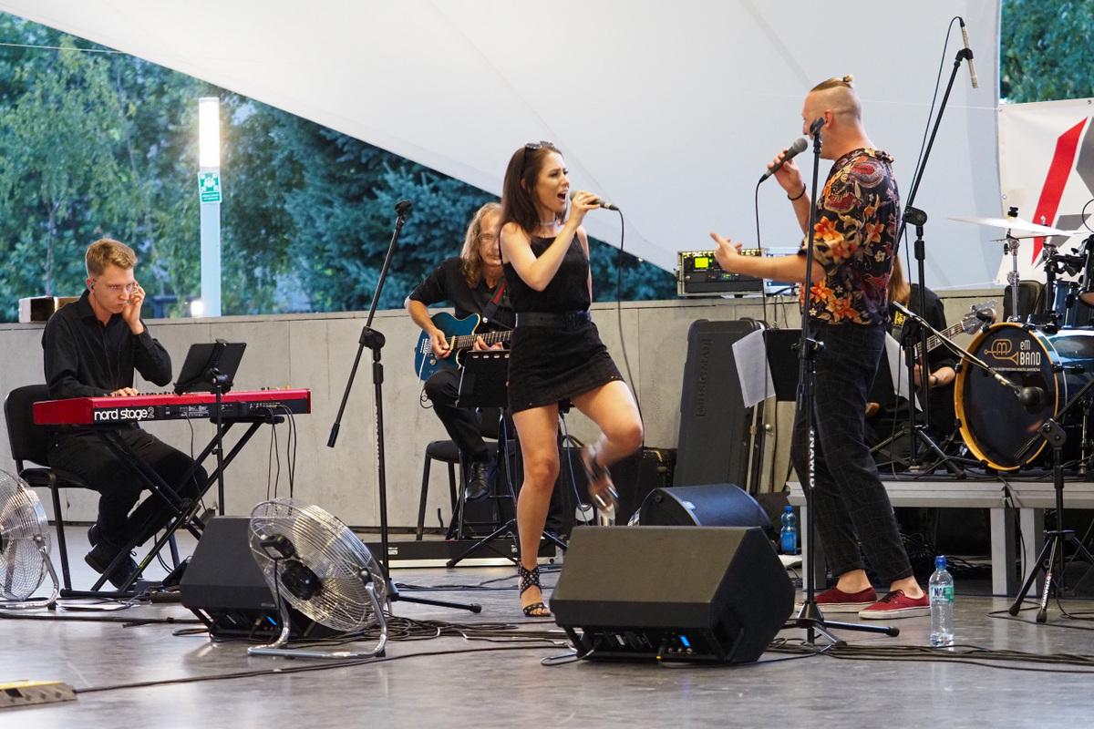 Profilaktyczne lato pod płaszczką – koncert eM Bandu