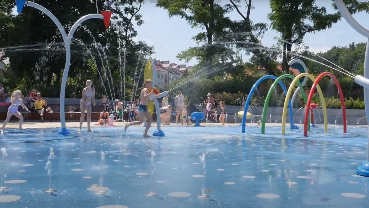 Rodzice pozostawiają dzieci bez opieki na Wodnym Placu Zabaw. To nie jest rozsądne
