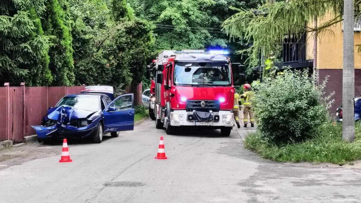 Pijana 29-latka bez prawa jazdy i w niesprawnym pojeździe wjechała w schody