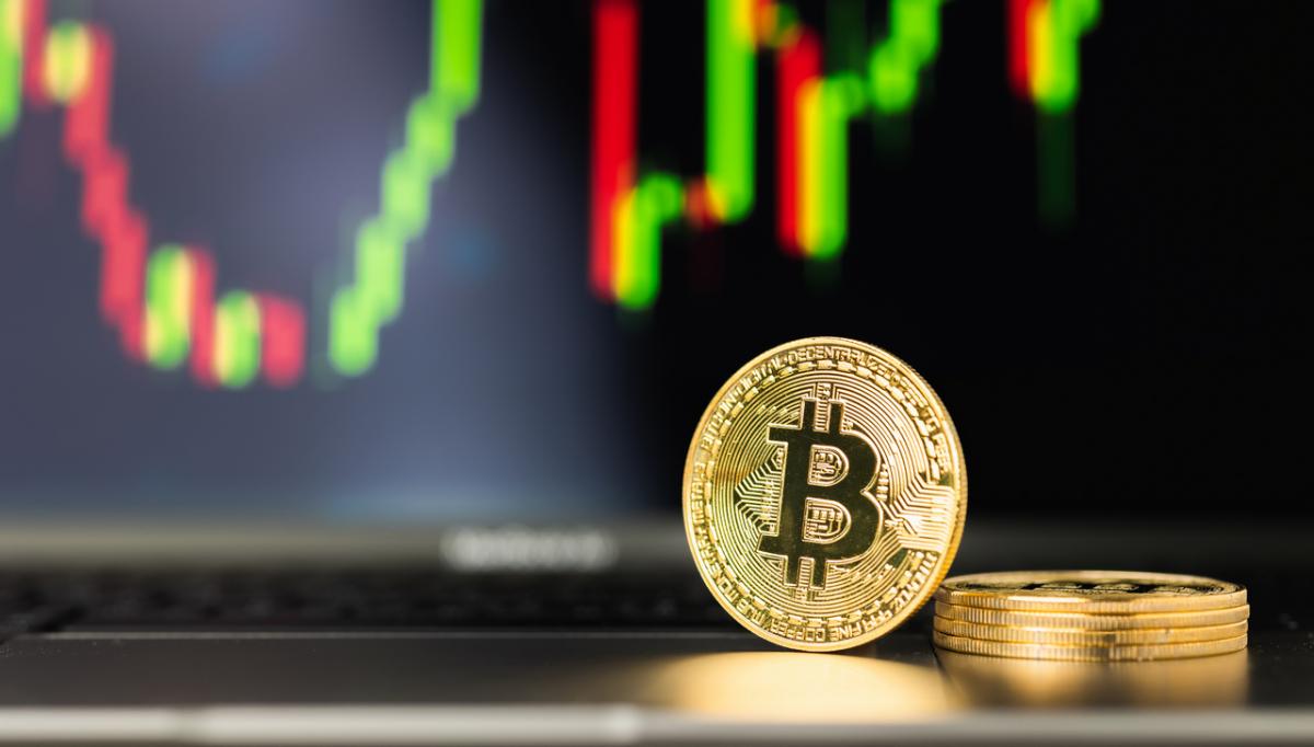 Dlaczego cena bitcoina spada? 