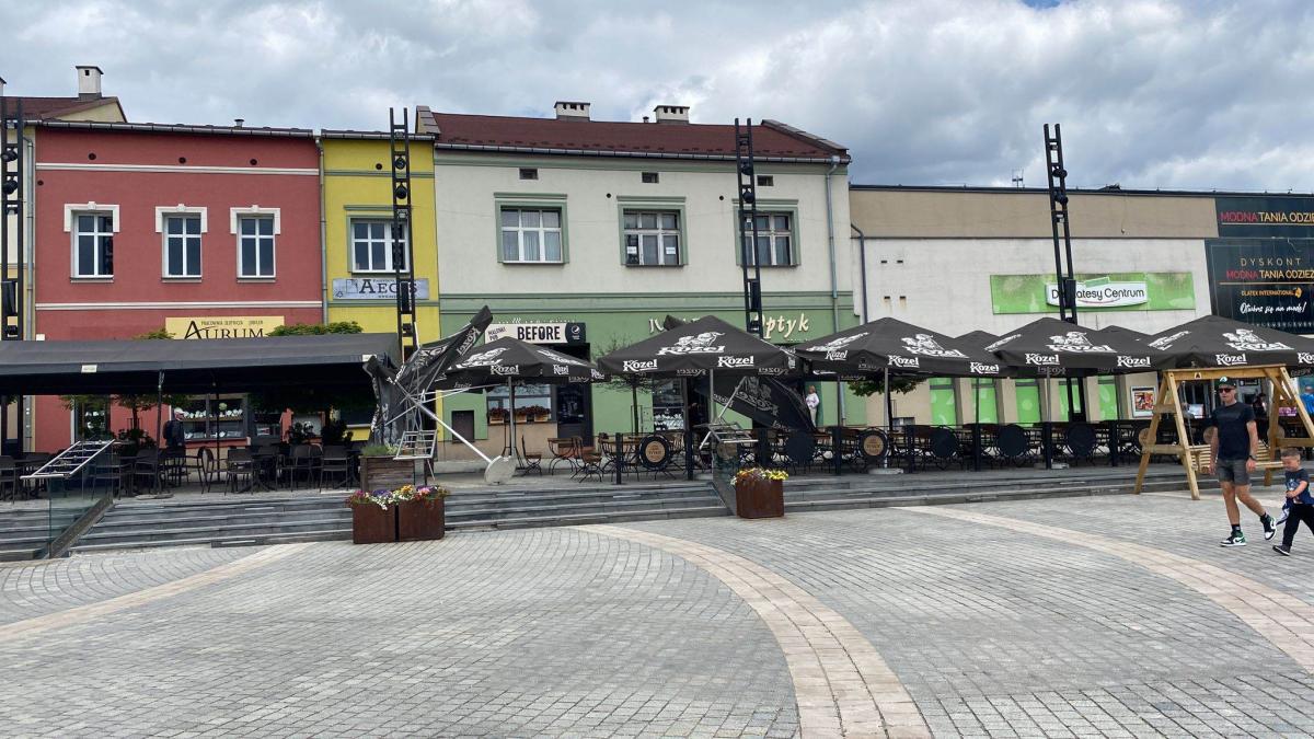 Wiatr winny zdemolowania ogródków gastronomicznych