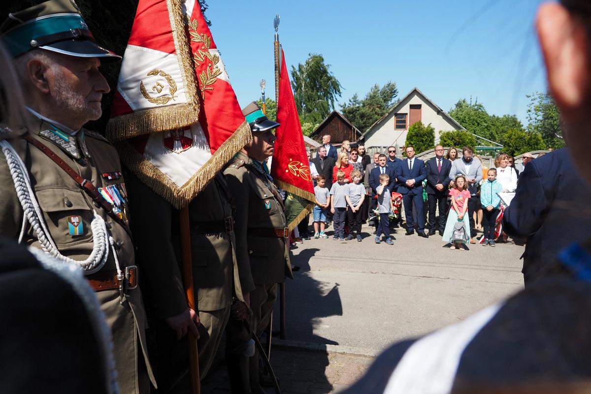 Uroczystości pod pomnikiem w Ciężkowicach