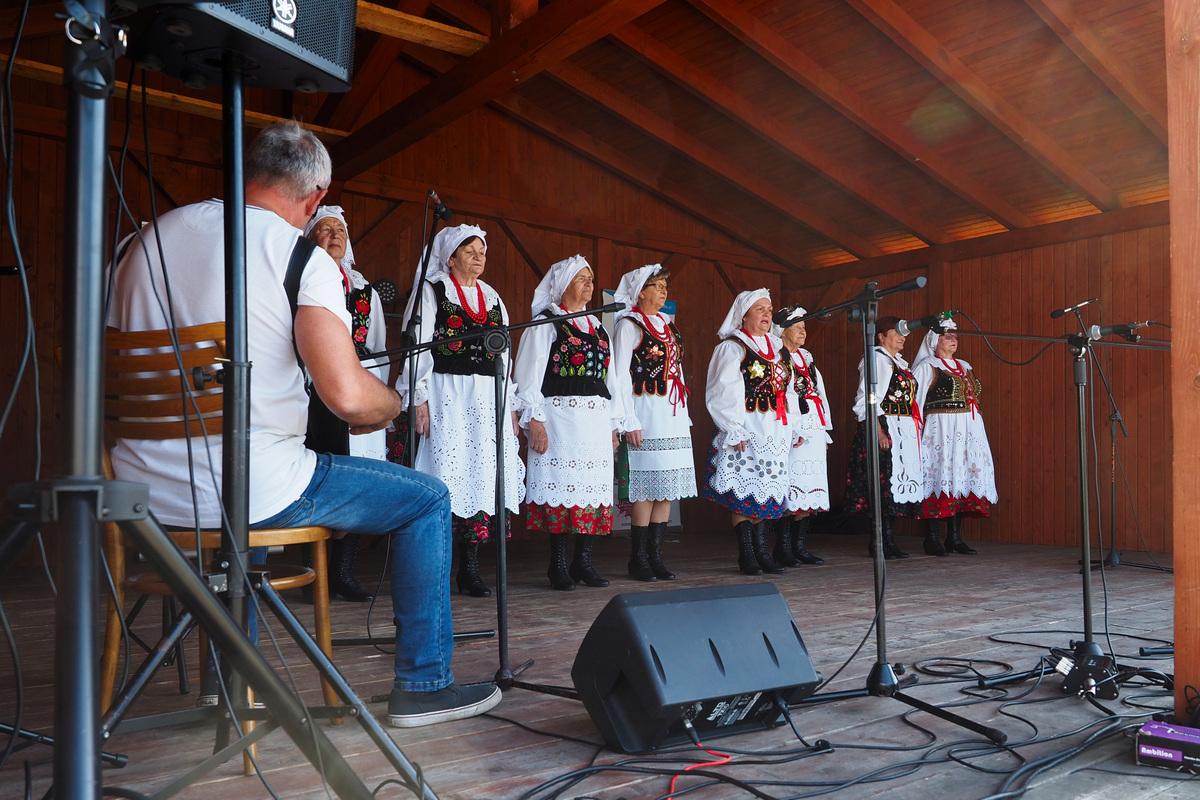 Piknik parafialny w Dąbrowie Narodowej