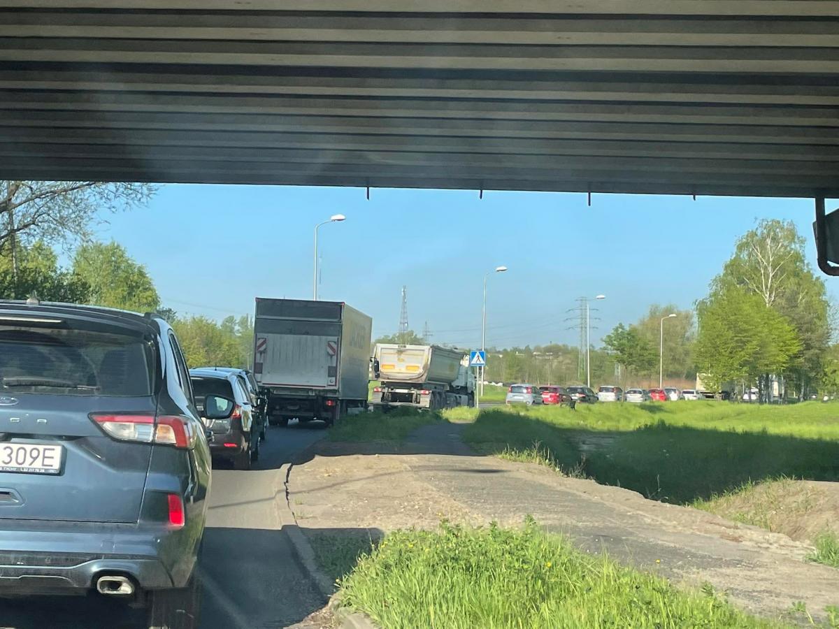 Ogromne korki. Zamknięty zjazd z S1 na autostradę A4 w Brzęczkowicach
