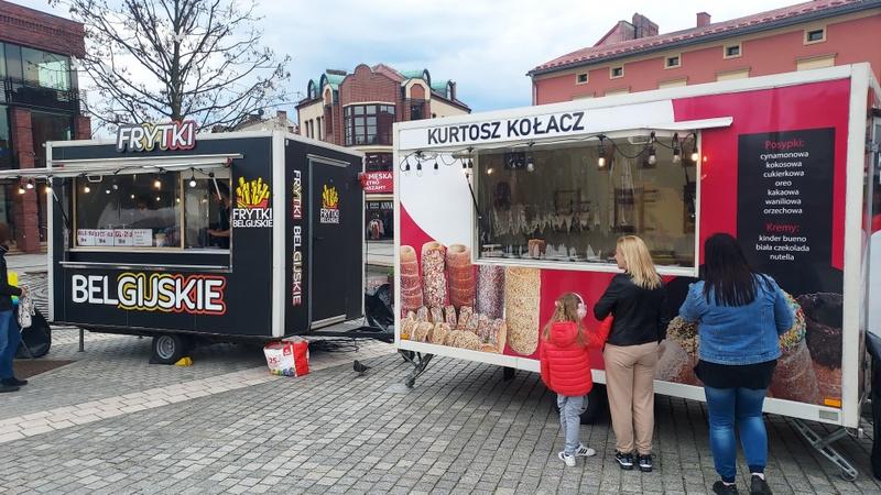 Food trucki na rynku – ostatni dzień zlotu