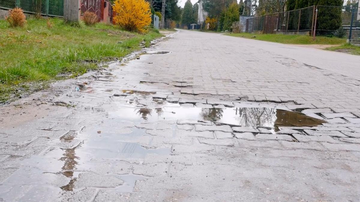 Kostka brukowa na Borach na granicy wytrzymałości