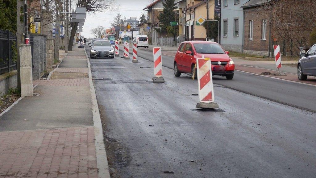 Przedłużony remont ul. Grunwaldzkiej miał się zakończyć w I kwartale. Trwa jednak nadal