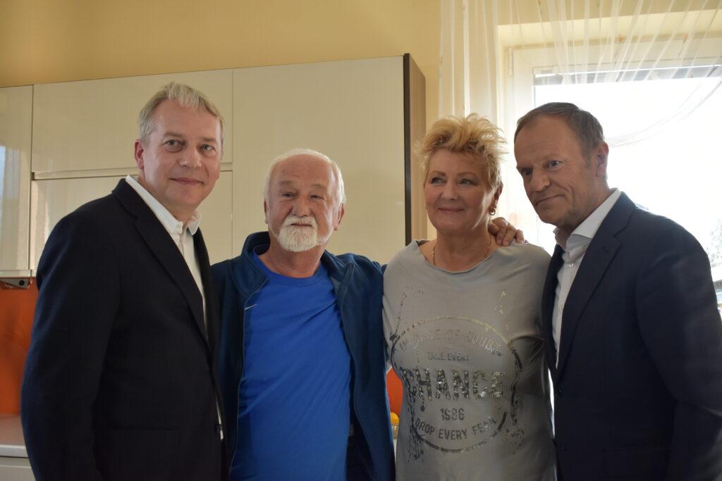 Donald Tusk w Jaworznie. Przyjechał do mieszkańców porozmawiać o rachunkach za ogrzewanie