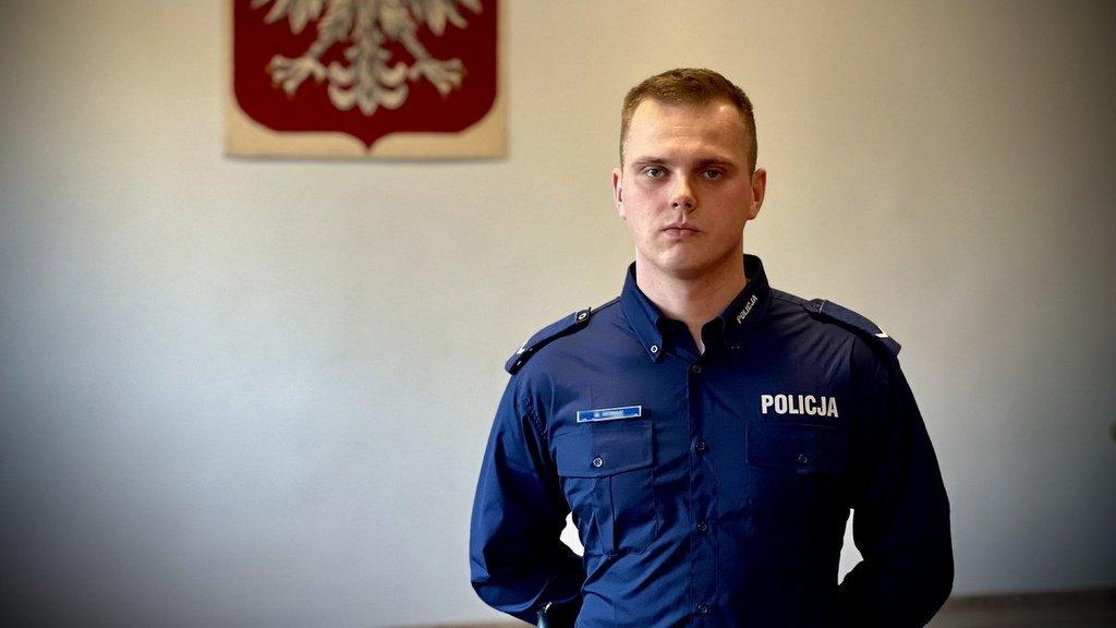 Zatrzymał pijanego kierowcę, który spał na kierownicy, będąc po służbie