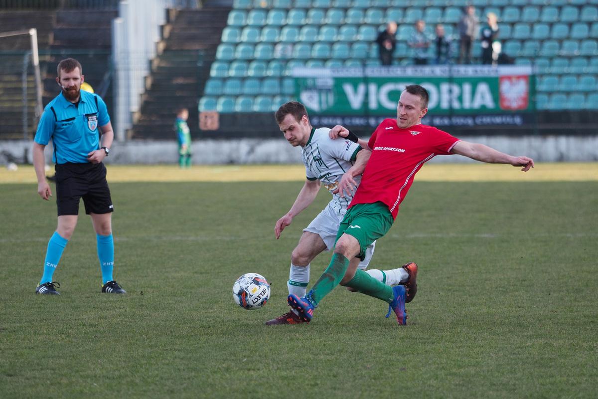 Ruszyła piłkarska wiosna okręgówki - derby dla Victorii Jaworzno