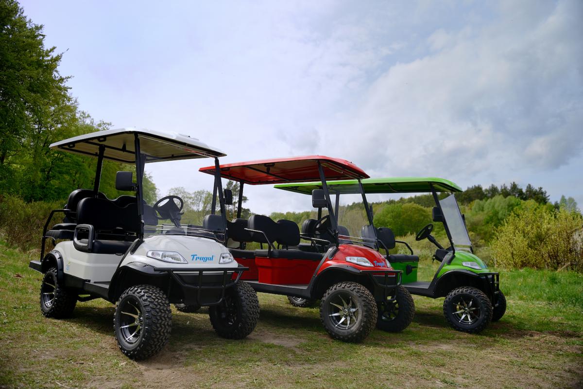 Elektryczne wózki golfowe – zalety rozwiązania