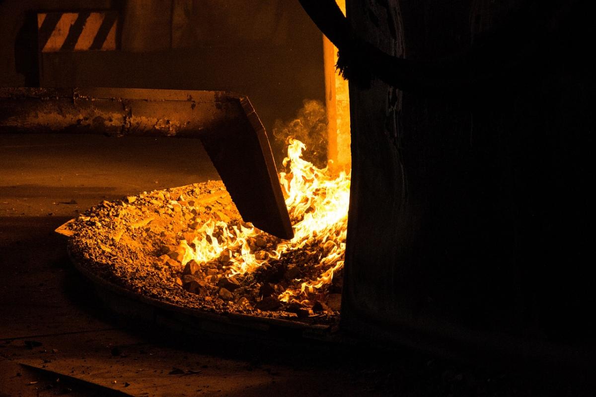 Izolacja wysokich temperatur – czym jest i jakie materiały wchodzą w jej skład?