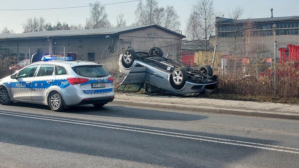 Brawurowa jazda przyczyną niebezpiecznej kolizji na Martyniaków