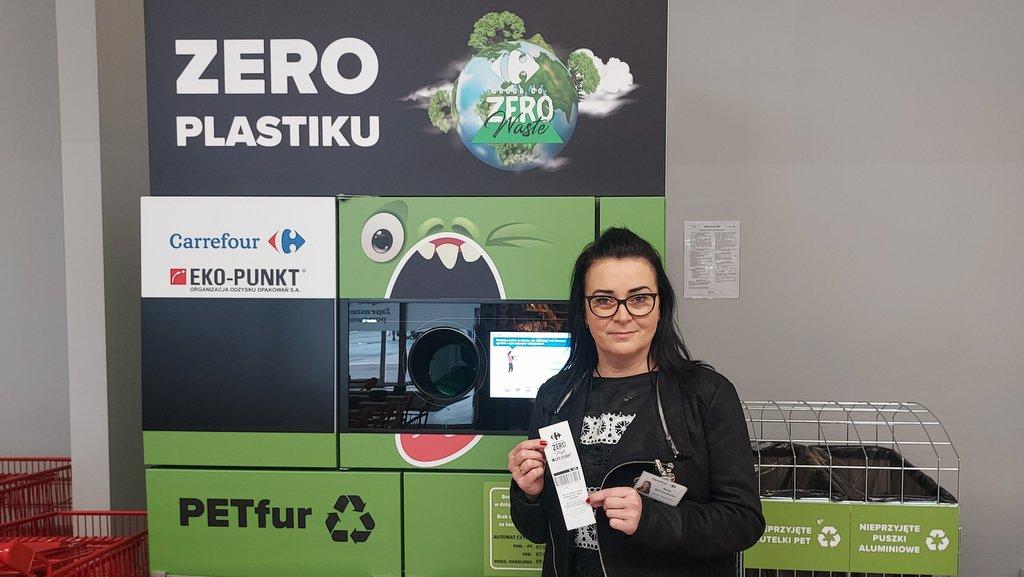Pierwszy butelkomat o nazwie PETfur pojawił się w Jaworznie
