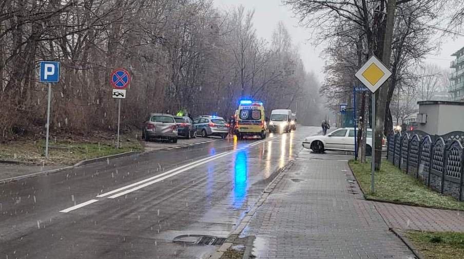 Nie ustąpił pierwszeństwa i uderzył w samochód 28-latki jadącej z dziećmi