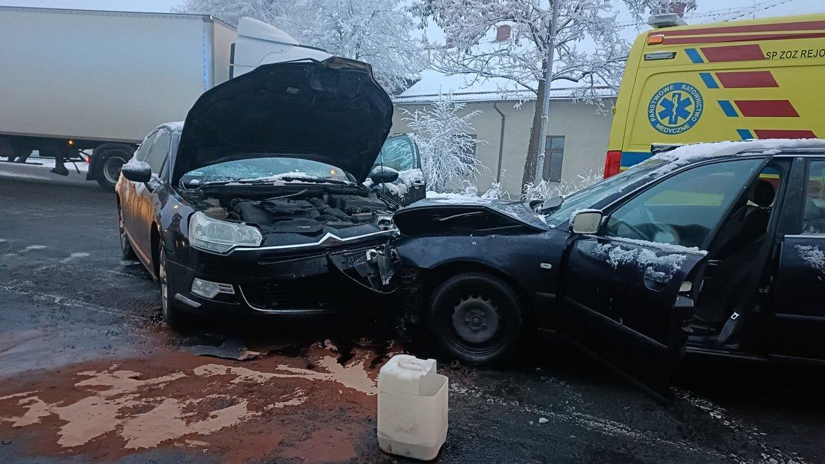 Czołowe zderzenie na Sobieskim. Uwaga trudne warunki