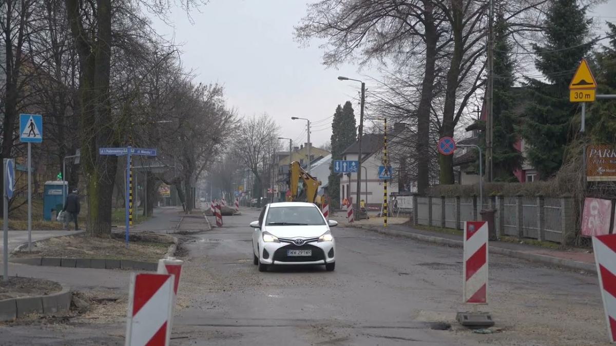 Nowy termin realizacji Grunwaldzkiej wyznaczony, autobusy jeżdżą dookoła, a na placu budowy bez zmian